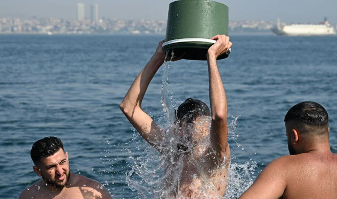 Sağlık Bakanlığı ve AKOM'dan sıcaklık uyarısı: Dışarı çıkmayın