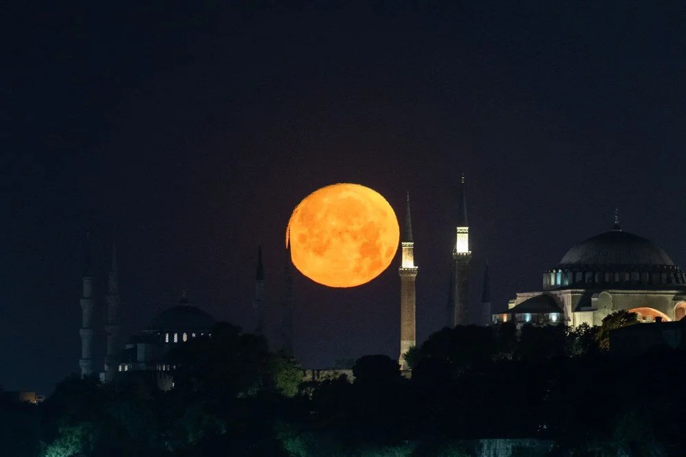 İstanbul'dan eşsiz dolunay görüntüleri