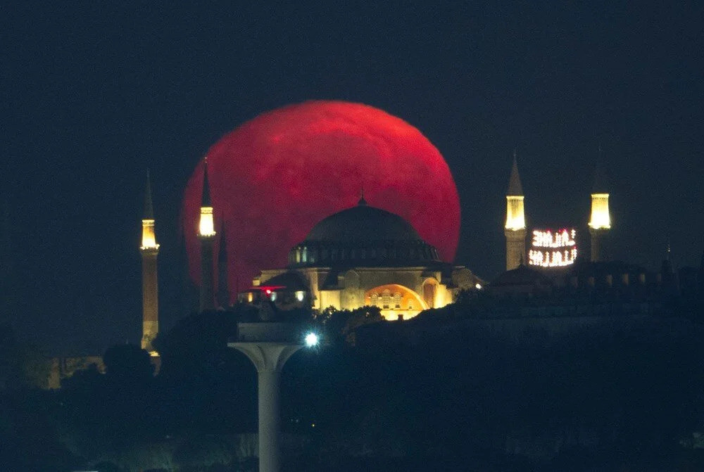 İstanbul'dan eşsiz dolunay görüntüleri