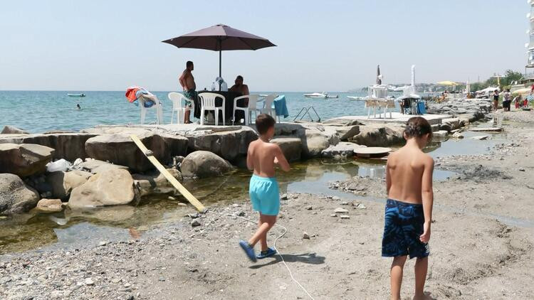 Skandal! Halka açık alanda 'beton loca'