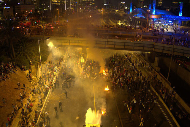 İsrail'de binlerce protestocu yine sokaklarda!