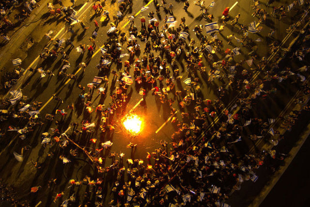 İsrail'de binlerce protestocu yine sokaklarda!