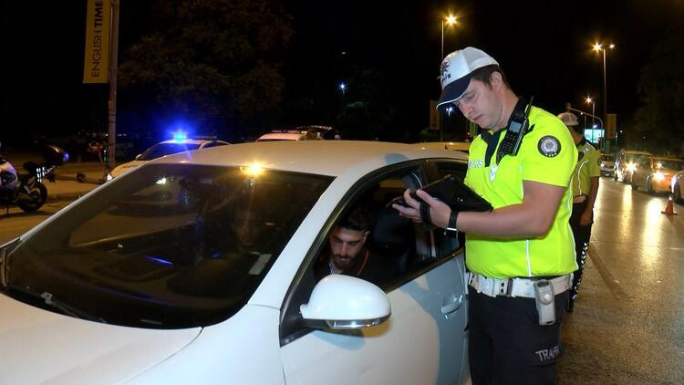 Trafik denetlemesinde ilginç sözler: Şimdi ararım ve buraya yığarım