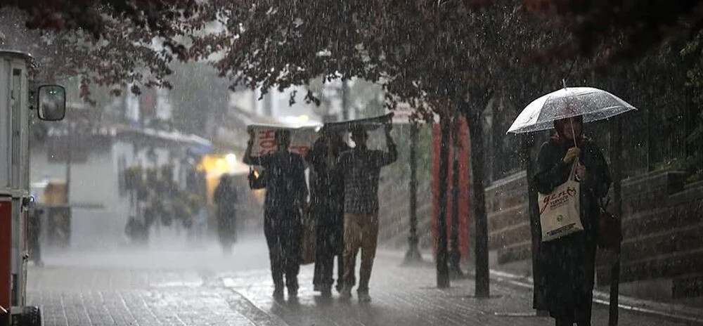 Meteoroloji'den yeni hava durumu raporu: Kuvvetli geliyor!