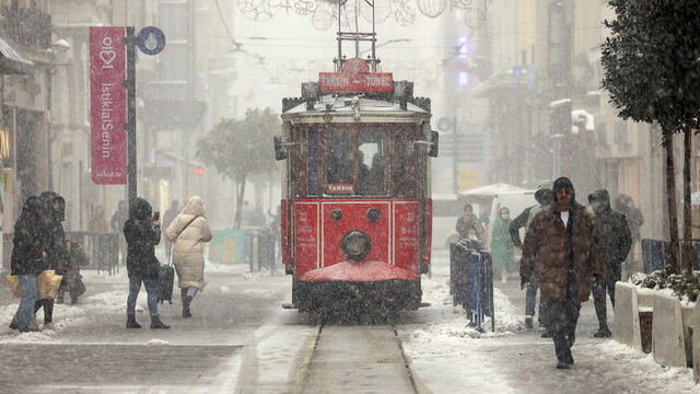 Uzmanı tarih verdi: İstanbul'a ne zaman kar yağacak?