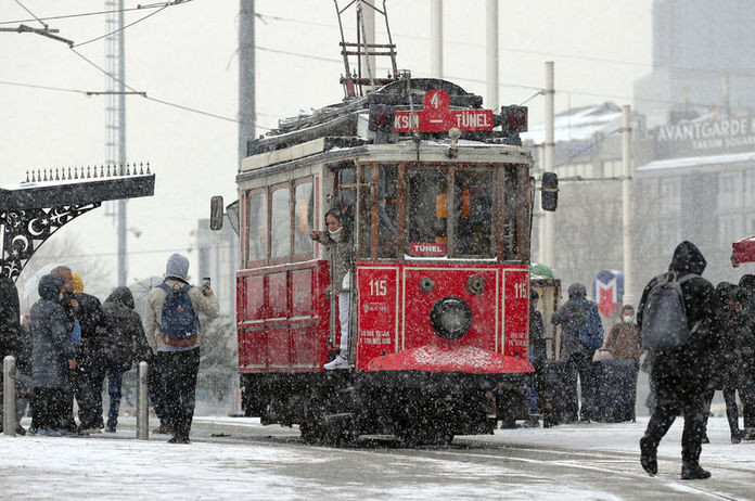 Uzmanı tarih verdi: İstanbul'a ne zaman kar yağacak?