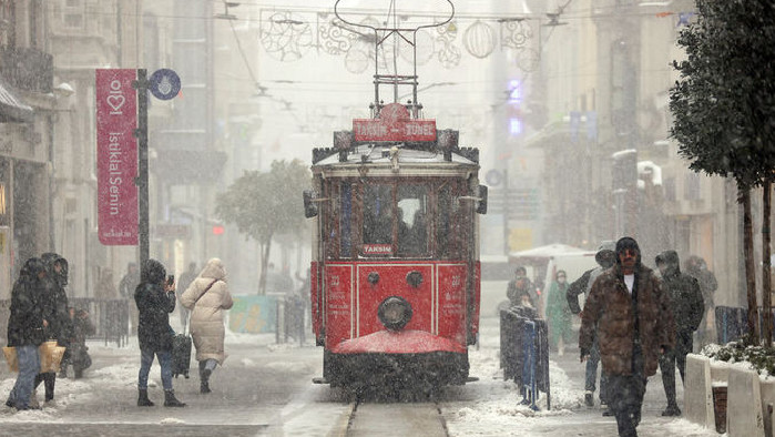 Uzmanı tarih verdi: İstanbul'a ne zaman kar yağacak?