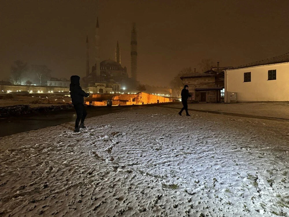 Edirne beyaza büründü 