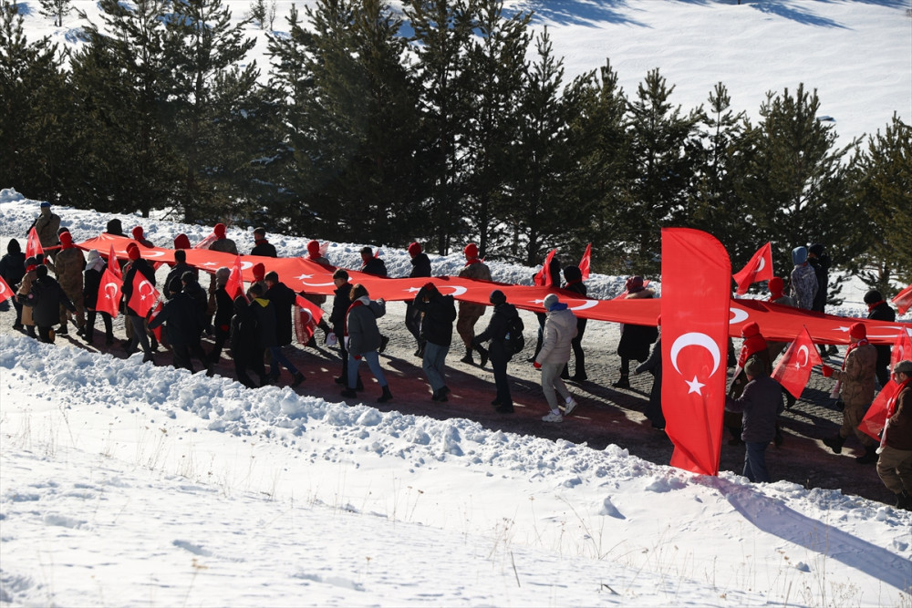 Sarıkamış'ta yürüyüş başladı! 'Bu toprakta izin var'