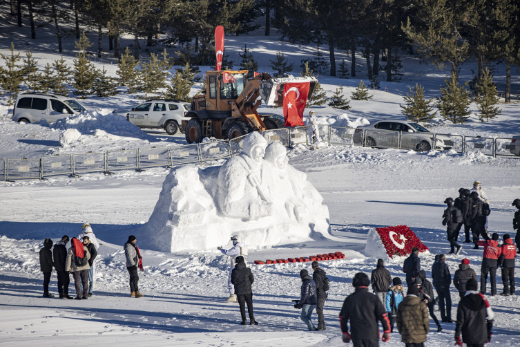 Sarıkamış'ta yürüyüş başladı! 'Bu toprakta izin var'