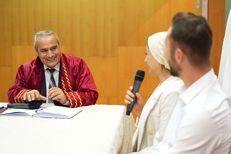 Nikah memuru damat ile evlendiğini mobil bankacılık uygulamasında fark etti!