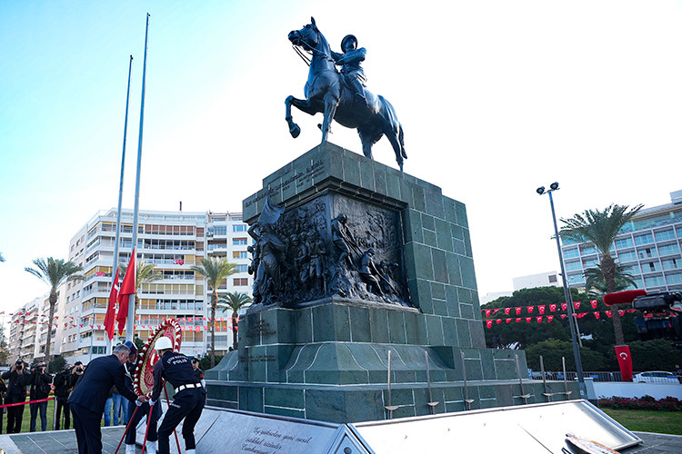 Büyük Önder Atatürk tüm yurtta törenlerle anılıyor!