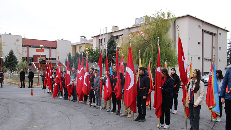 Büyük Önder Atatürk tüm yurtta törenlerle anılıyor!