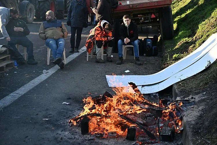 Çiftçi krizi Avrupa'yı sardı! Market rafları boşaldı