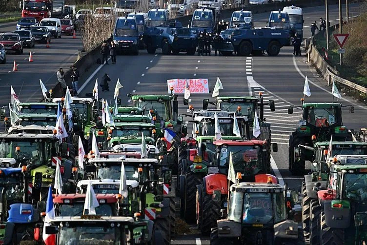 Çiftçi krizi Avrupa'yı sardı! Market rafları boşaldı