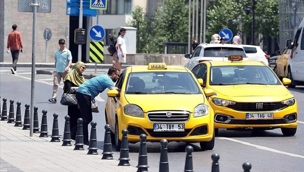 Taksiciler kurşun geçirmez kabin zorunluluğu istiyor!