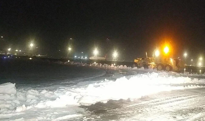 Antalya beyaza büründü, hava trafiği durdu