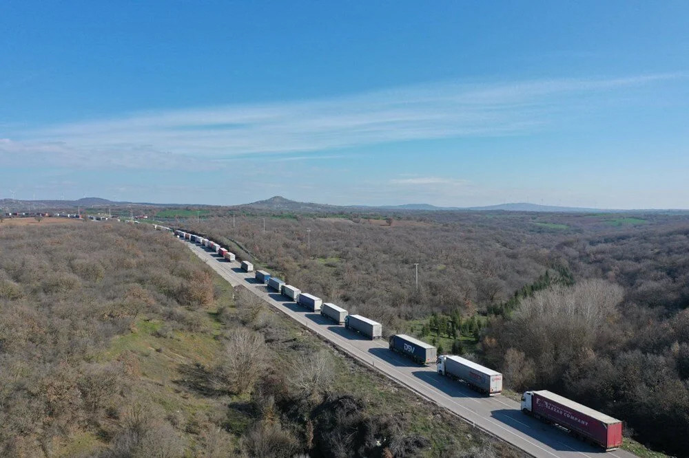 24 saattir bekliyorlar: Türkiye'den çıkışta Schengen kuyruğu!