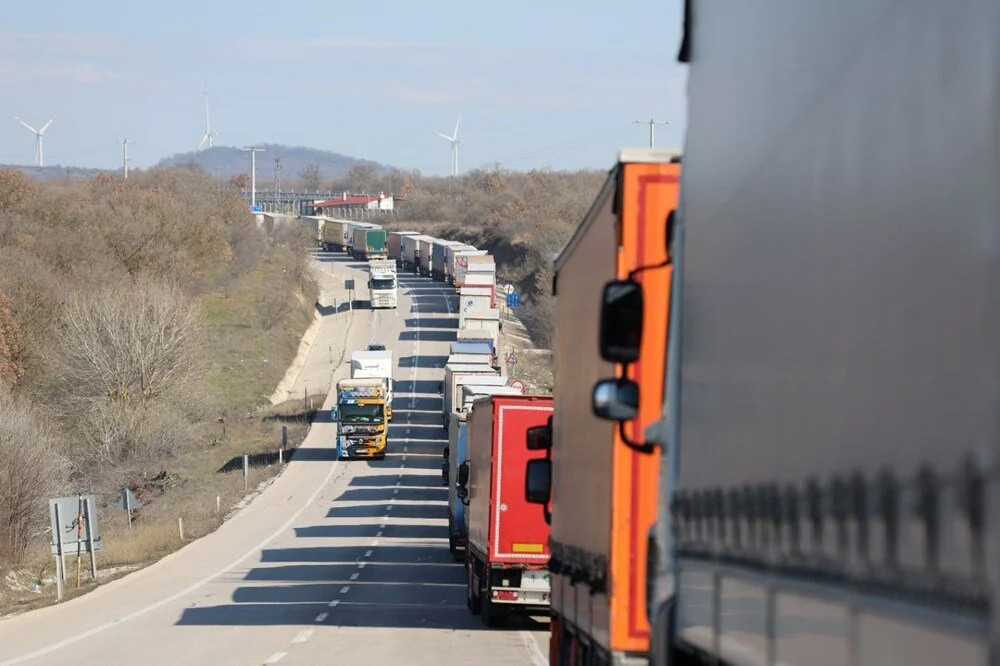 24 saattir bekliyorlar: Türkiye'den çıkışta Schengen kuyruğu!