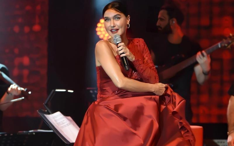 Ünlüler bayramda servet kazanacak: Konser ücretleri dudak uçuklattı!