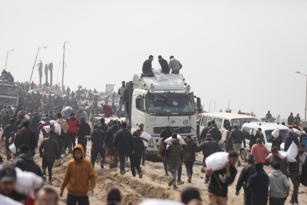 Bu iki fotoğraf arası sadece 70 km: Gazze'de sefalet, İsrail'de eğlence!