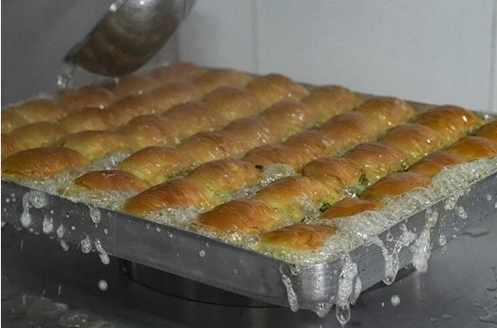 Baklavanın şekeri düştü