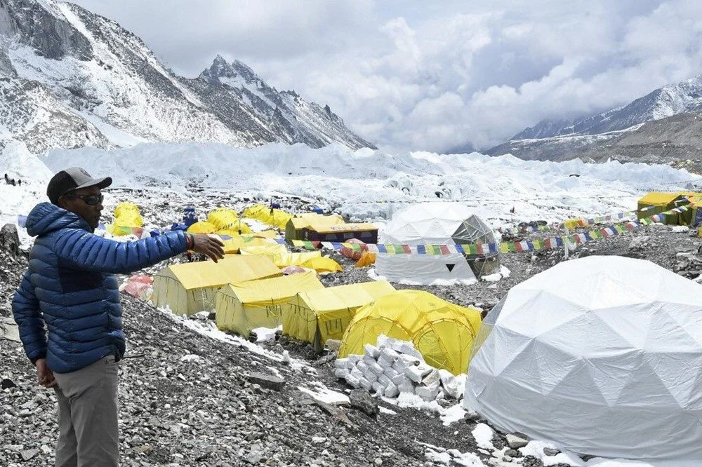 29. zirve rekorunu kırdı: 'Everest Adam'