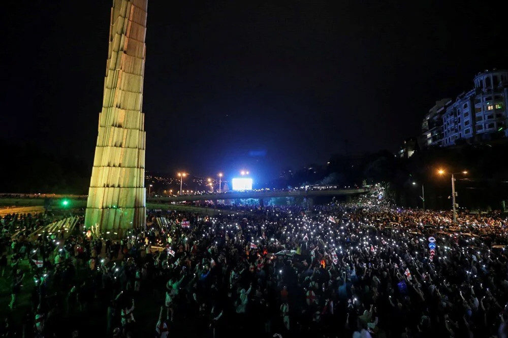 Yabancı ajan yasa tasarısı: Protestocular yine caddelerde...