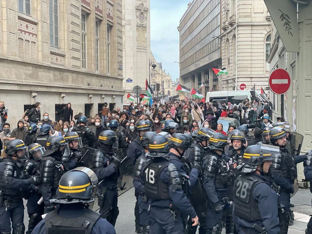 Fransız öğrencilerden Filistin'e destek: Biber gazlı müdahale!