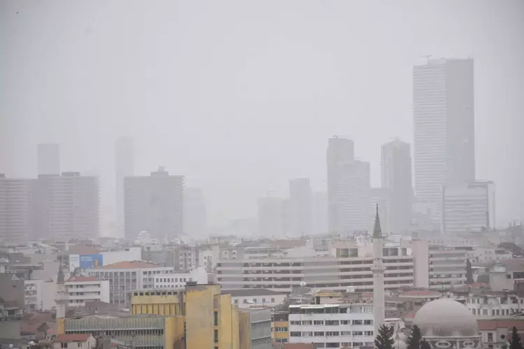 Cuma gününe dikkat: Çöl tozu Türkiye'yi kaplayacak!