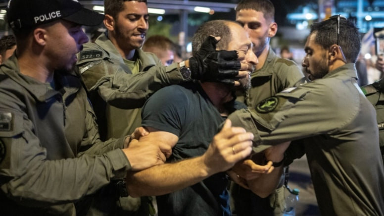 İsrail'de Netanyahu protestoları: Halk sokaklara döküldü!