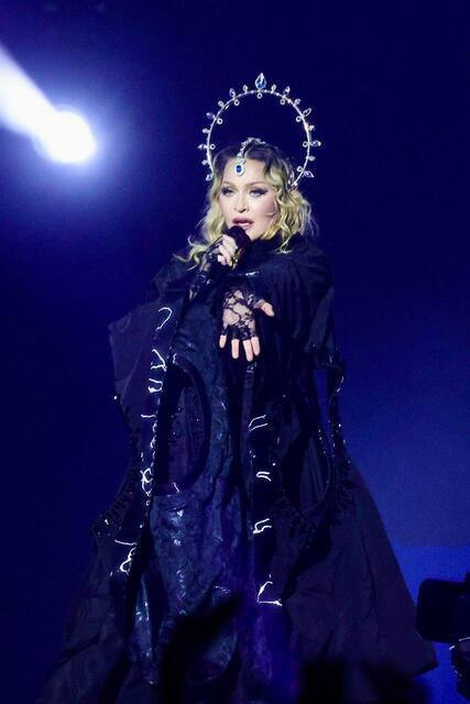 65 yaşındaki Madonna'dan 2024'te rekor gelirli turne!