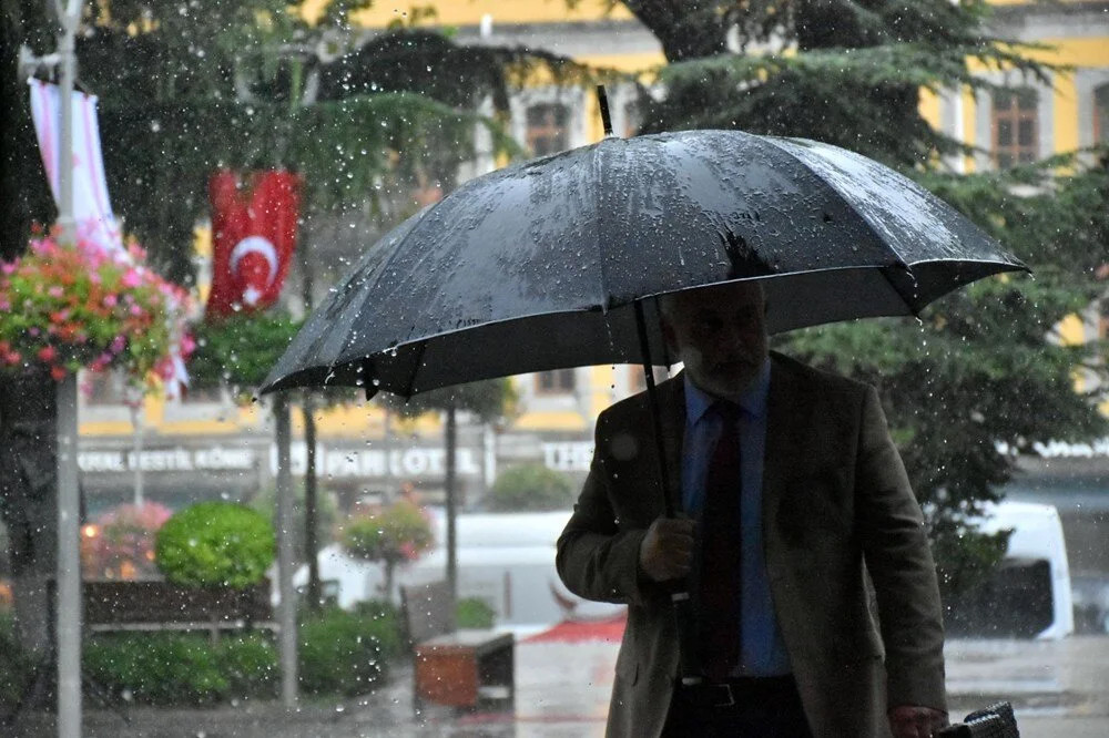 Beklenen sağanak İstanbul'a serinlik getirecek mi?