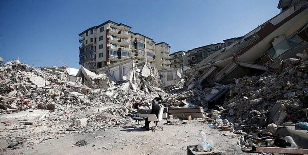 Naci Görür'den yeni uyarı: Her an deprem üretebilir!