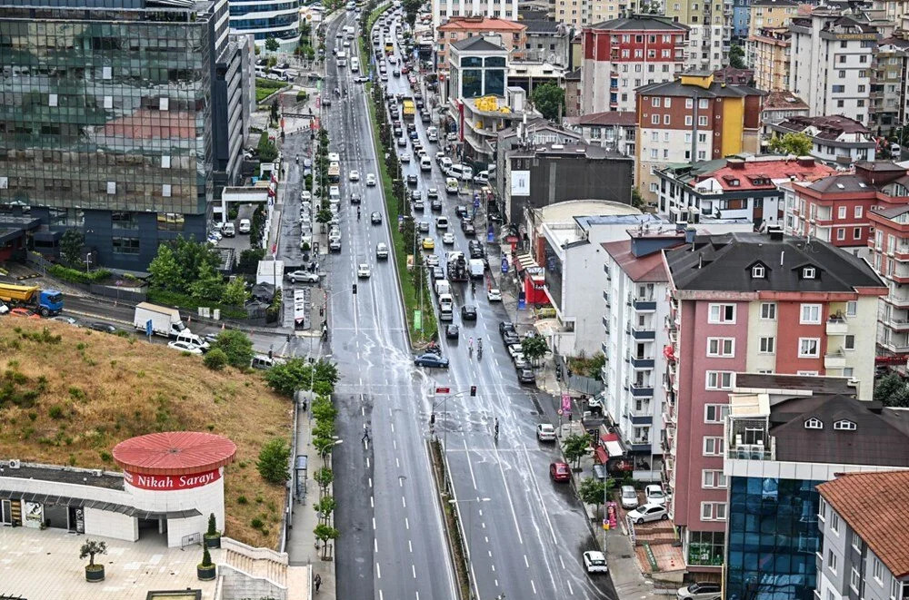 İstanbul'da sağanak geçişleri yarın akşama kadar sürecek!