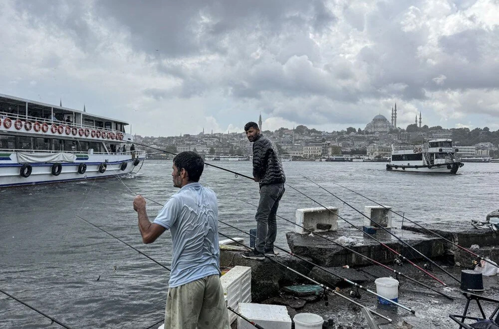 İstanbul'da sağanak geçişleri yarın akşama kadar sürecek!