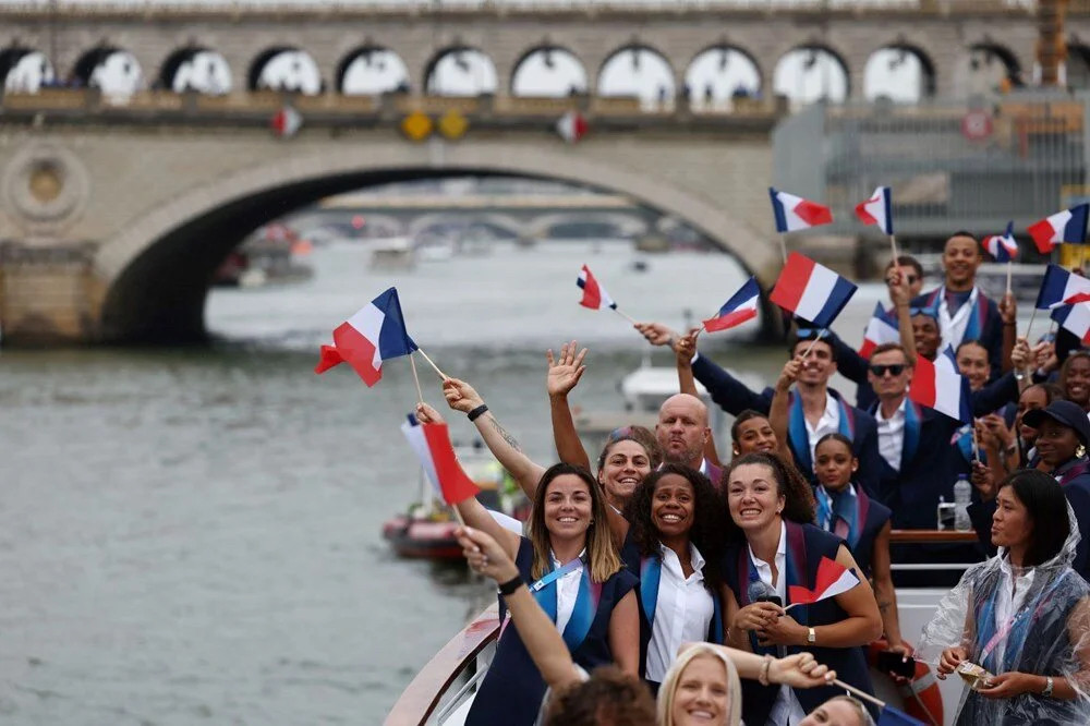 Paris Olimpiyatları açılış töreninden muhteşem kareler