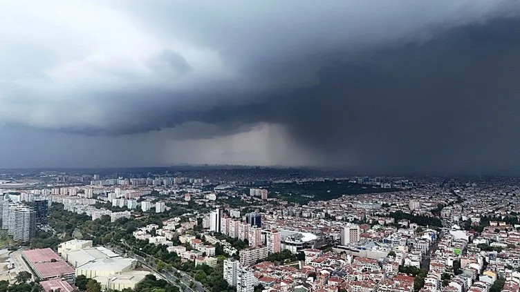 Meteoroloji saat verdi: İstanbul için kuvvetli sağanak uyarısı!