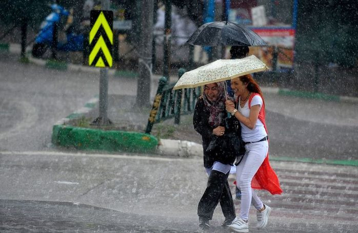 7 ilde sağanak alarmı: Öğleden sonra dikkat!