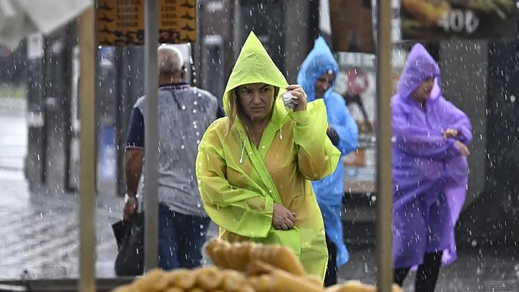 Meteoroloji'den İstanbul dahil birçok il için sağanak uyarısı!