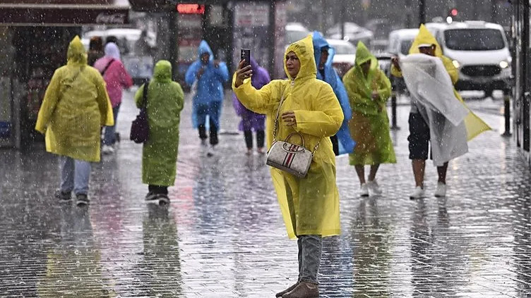 Meteoroloji'den İstanbul dahil birçok il için sağanak uyarısı!