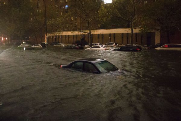 Sandy kasırgası yıktı geçti!