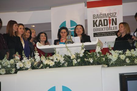 İMKB gongu bu sefer kadınlar için çaldı