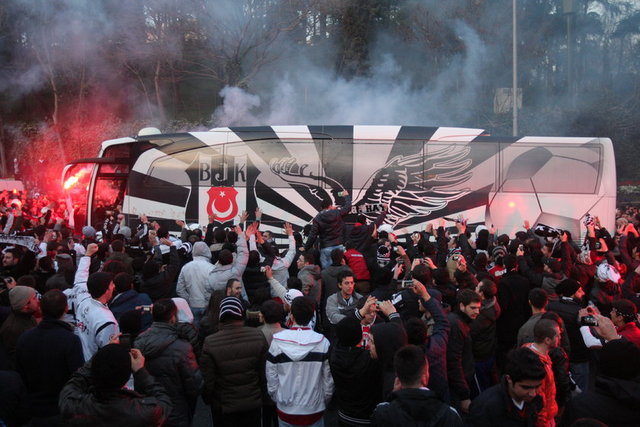 En çok taraftar kimde? 

Hangi şehir hangi takımı tutuyor?