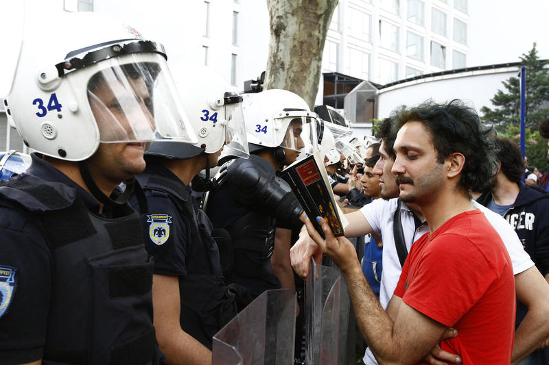 Gezi Parkı'nda eylem bitmiyor