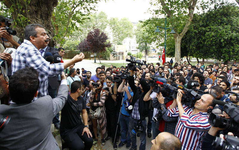 Gezi Parkı'nda eylem bitmiyor