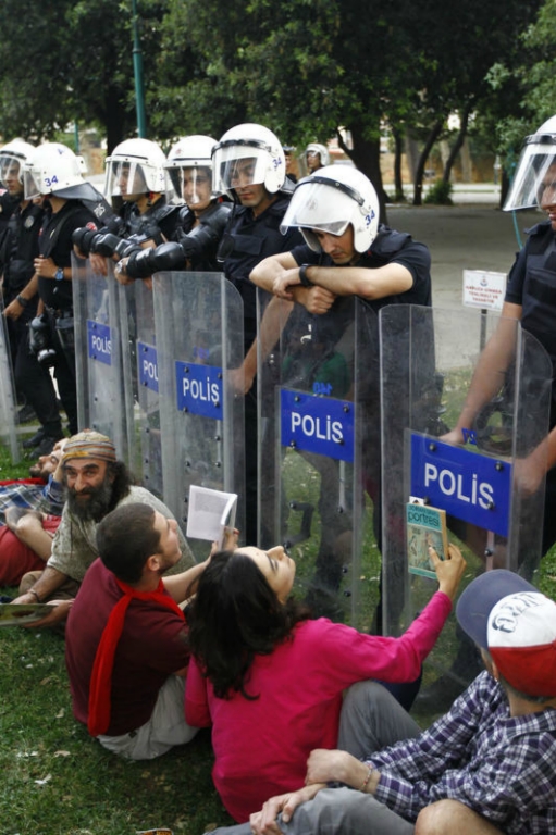 Gezi Parkı'nda eylem bitmiyor