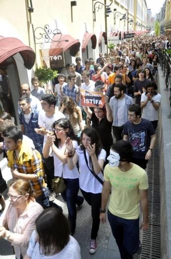 Türkiye Gezi Parkı için uyumadı