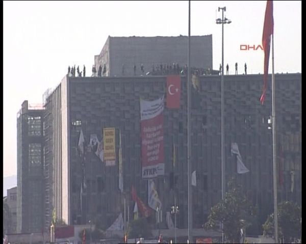 Taksim'e polis müdahalesi