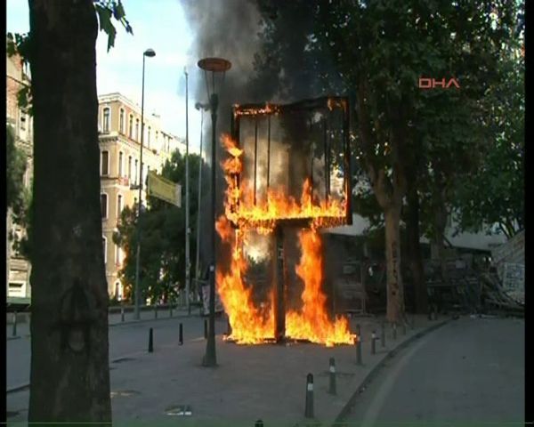 Taksim'e polis müdahalesi